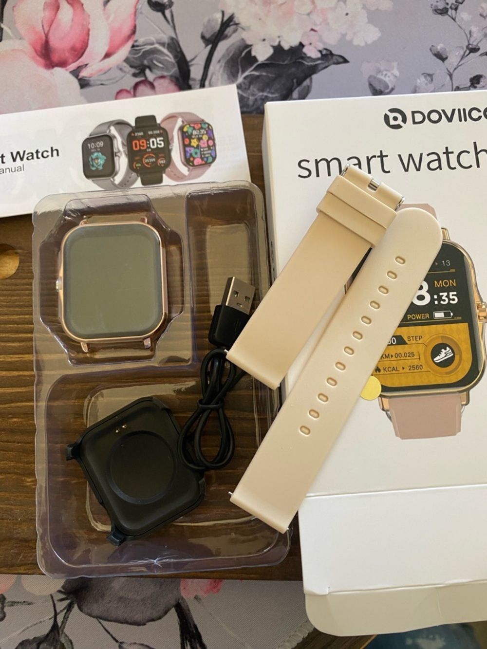 Doviico Smart Watch - Rose Gold Face with Blush Band - New in box - Picture 5 of 7